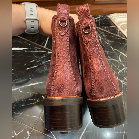 Coach Bowery Chelsea Boot Red Metallic Size 7 - Picture 3 of 6
